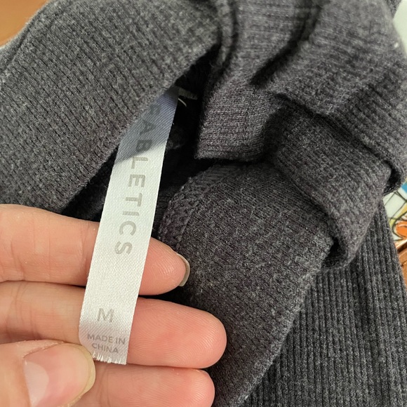 Fabletics soft knit leggings medium - Picture 4 of 5